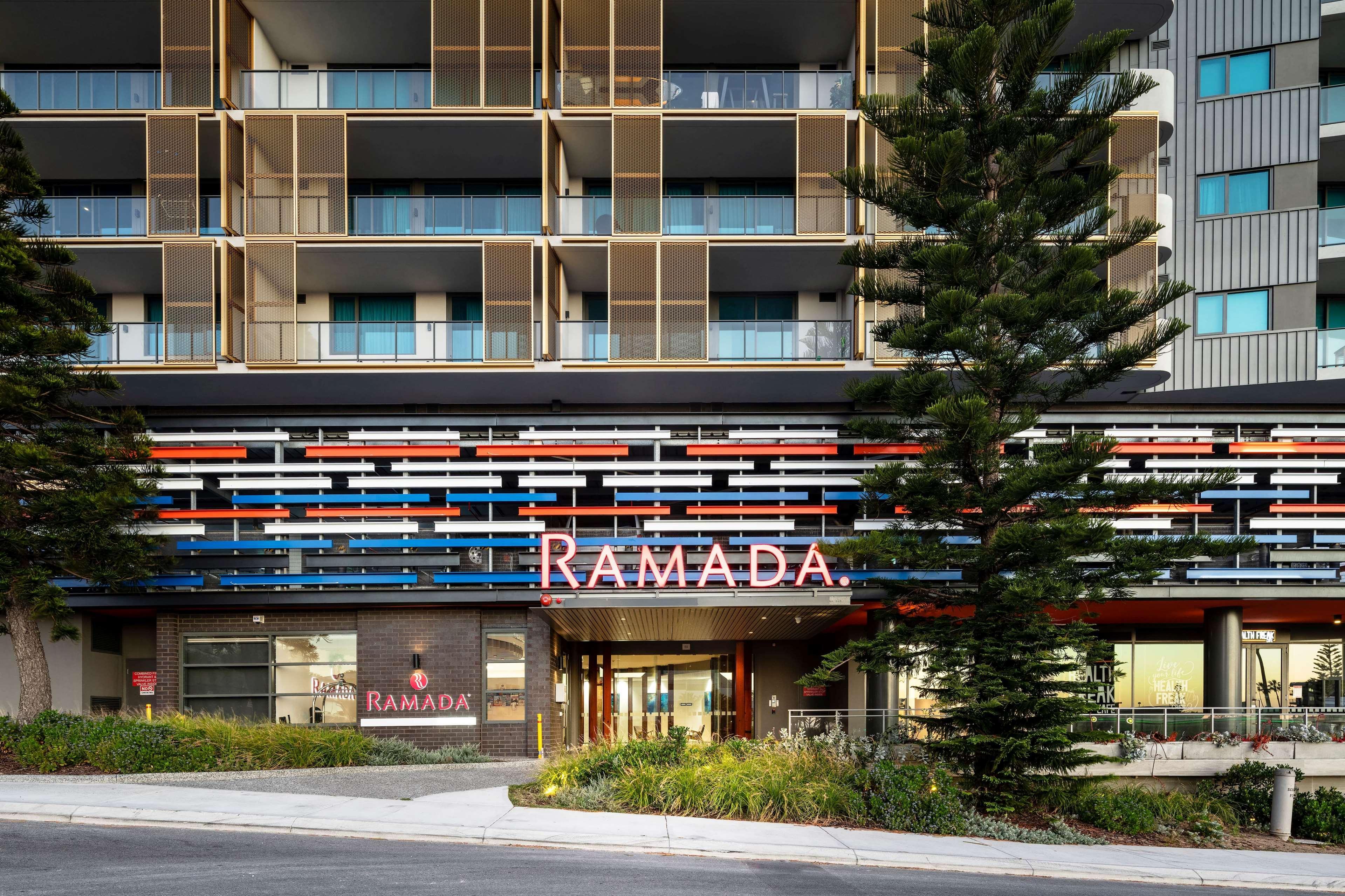 Ramada By Wyndham Vetroblu Scarborough Beach Perth Eksteriør billede