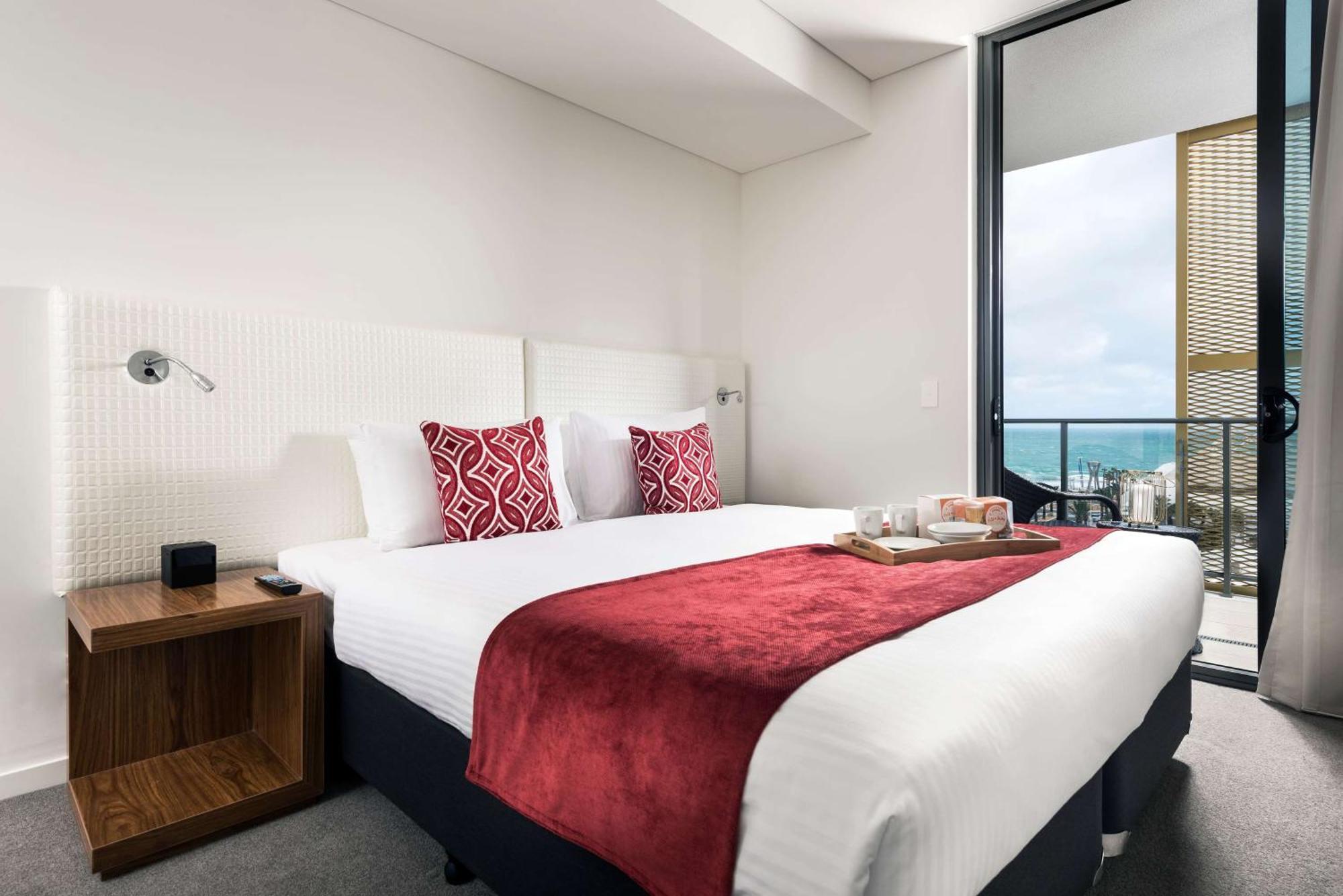 Ramada By Wyndham Vetroblu Scarborough Beach Perth Eksteriør billede