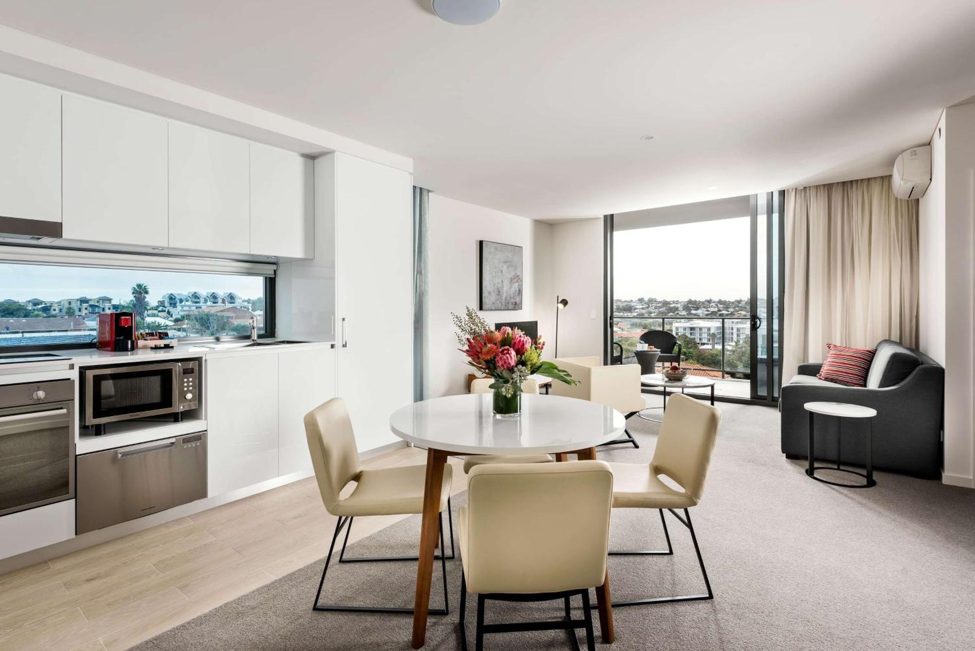 Ramada By Wyndham Vetroblu Scarborough Beach Perth Eksteriør billede